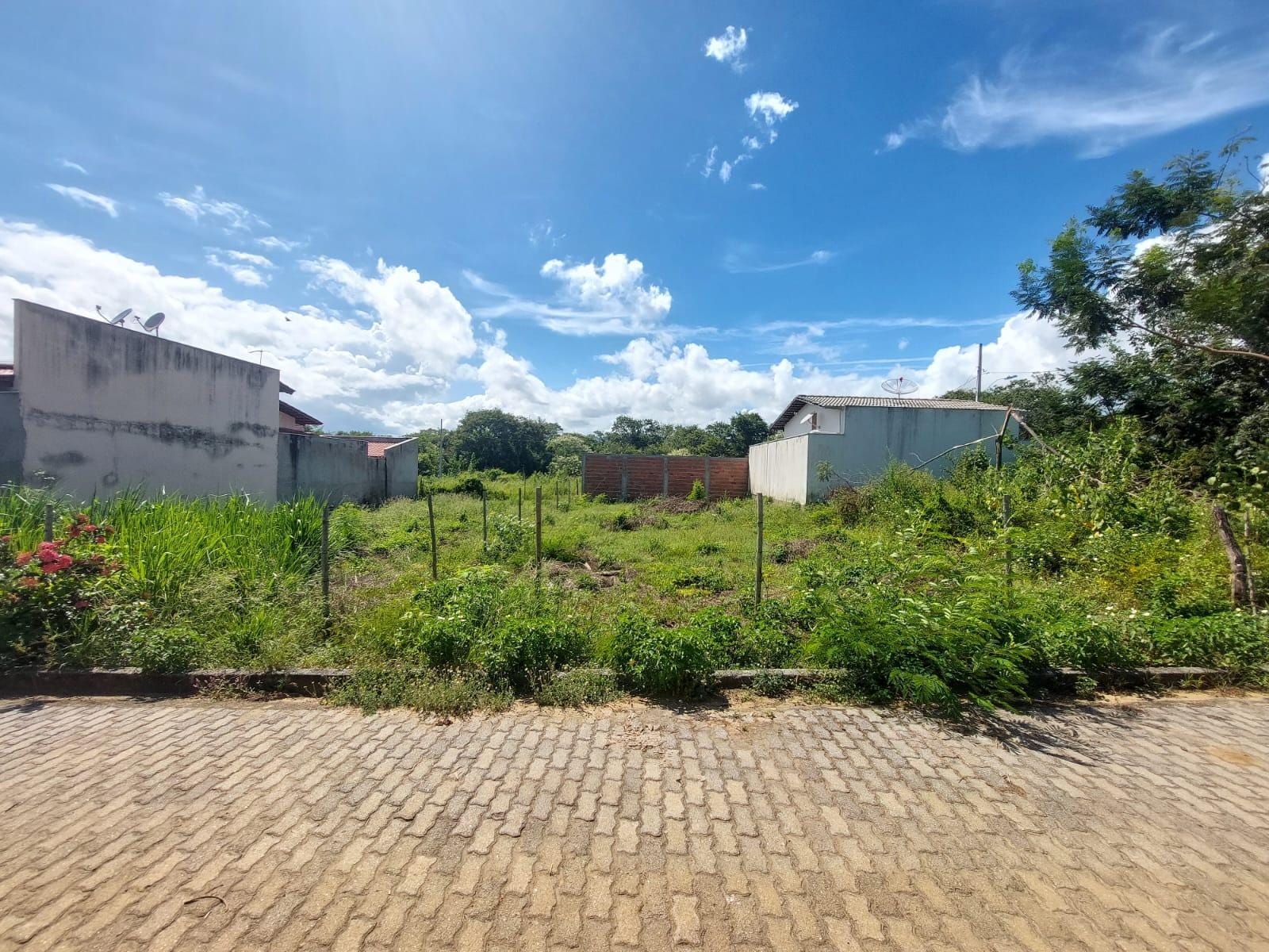 Terreno à venda, Universitarios, Araçuaí, MG
