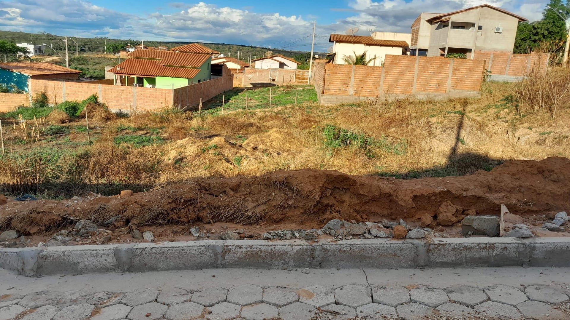 Terreno à venda, São Francisco 2, Araçuaí, MG