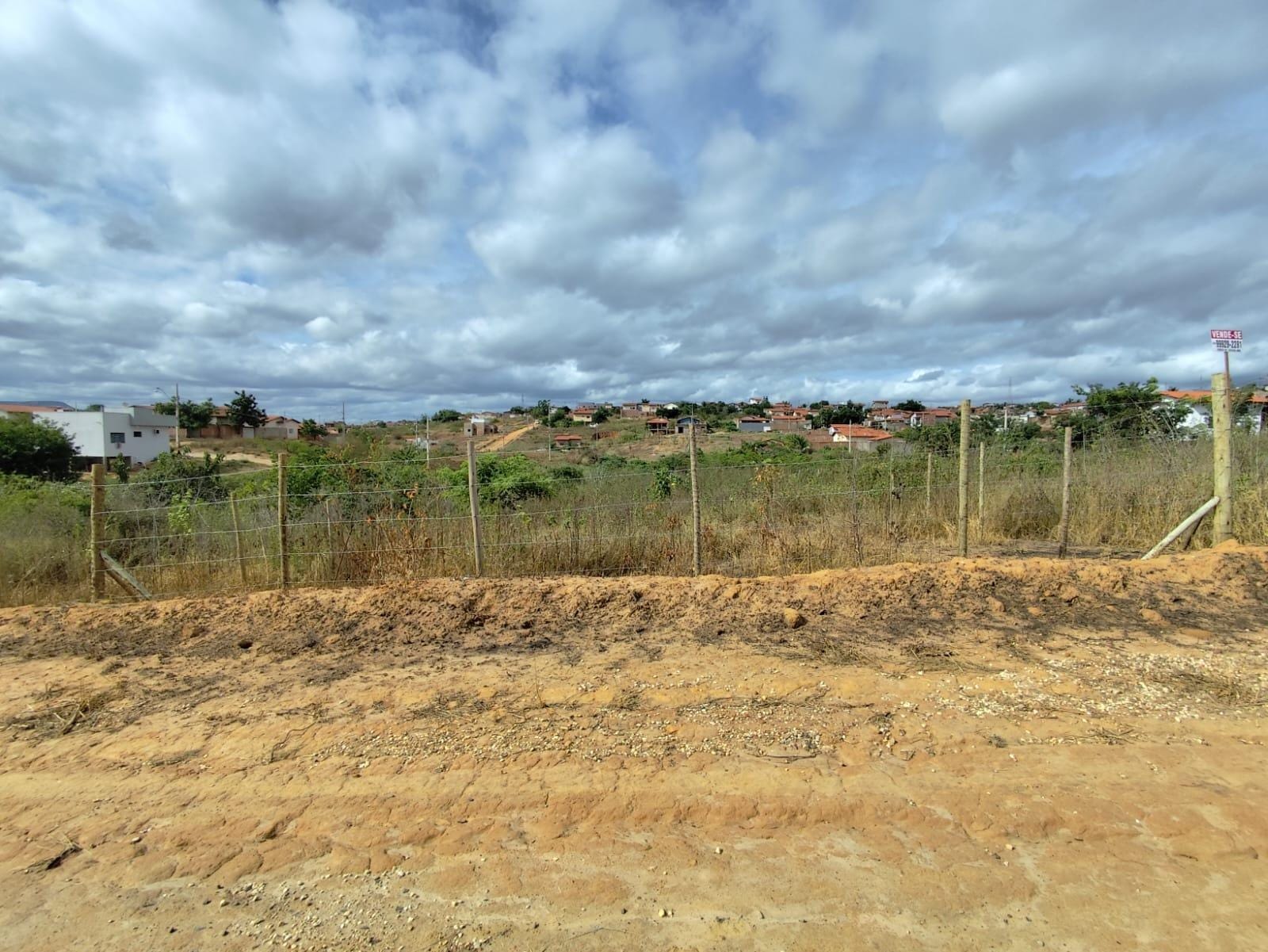 Terreno à venda, São Francisco II, Araçuaí, MG