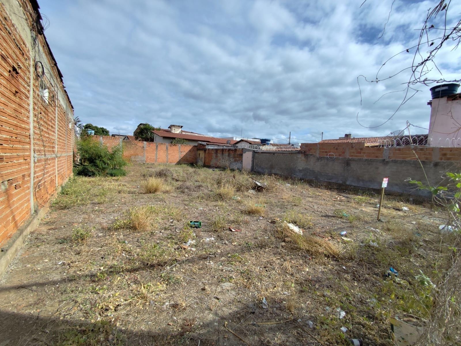 Terreno à venda, Alto Mercado, Araçuaí, MG