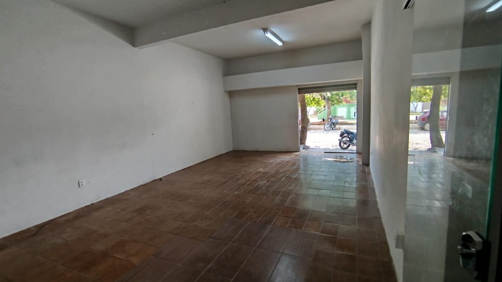 Ponto para locação, Centro, Araçuaí, MG