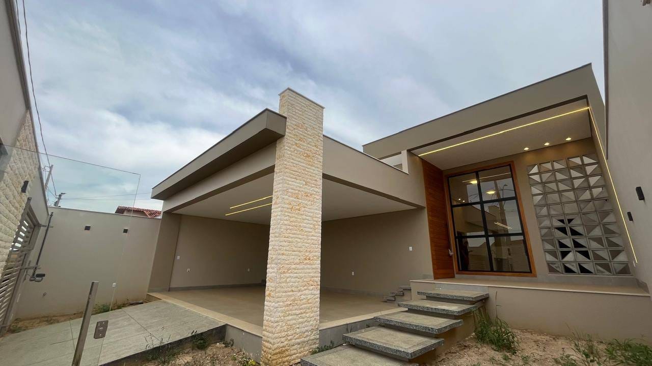 Casa à venda, São Francisco, Araçuaí, MG