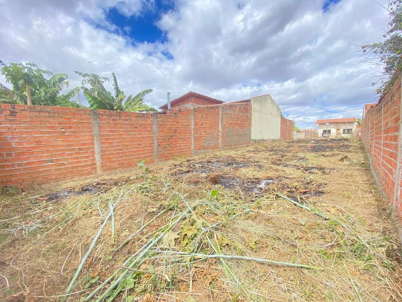 Terreno à venda, São Francisco, Araçuaí, MG