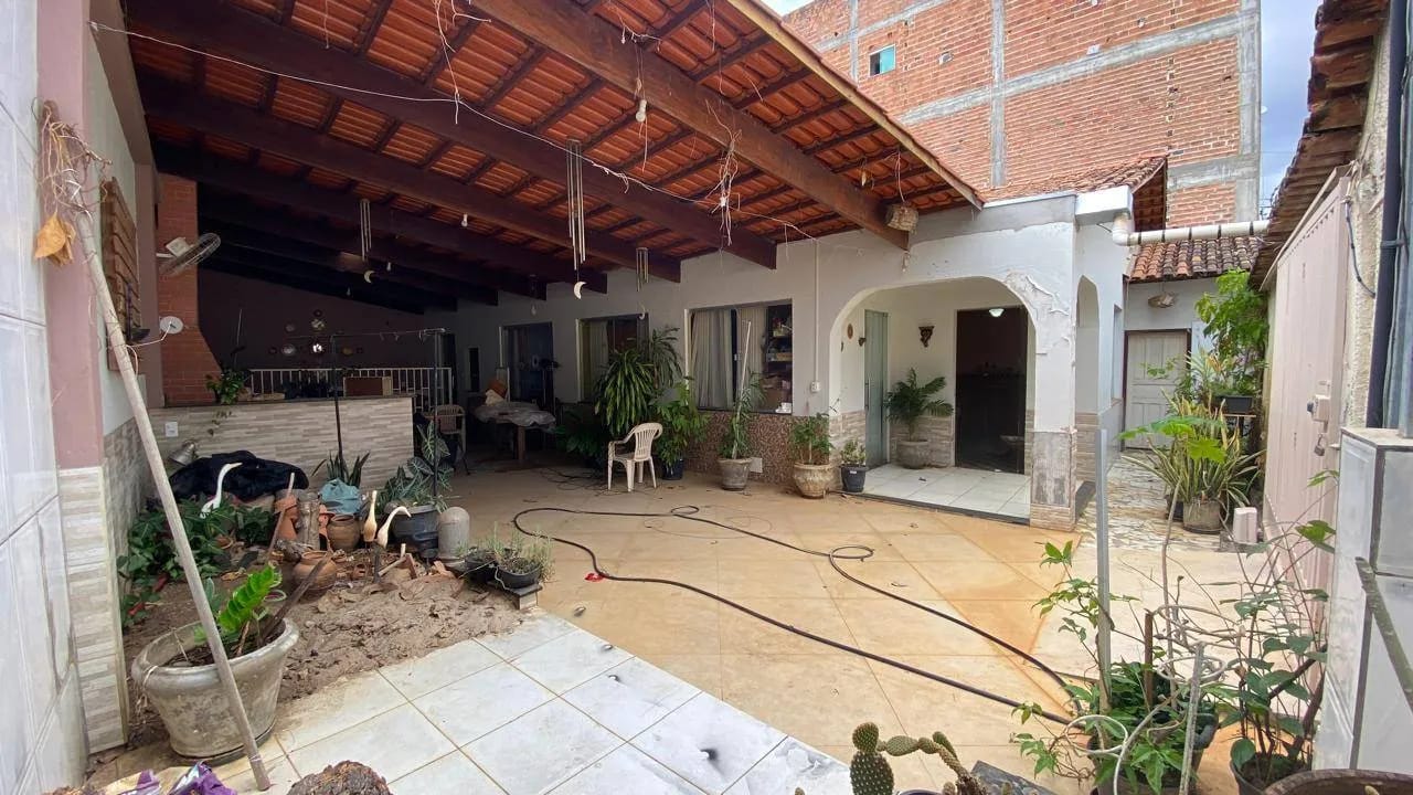 Casa à venda, Vila Graça Melo, Araçuaí, MG