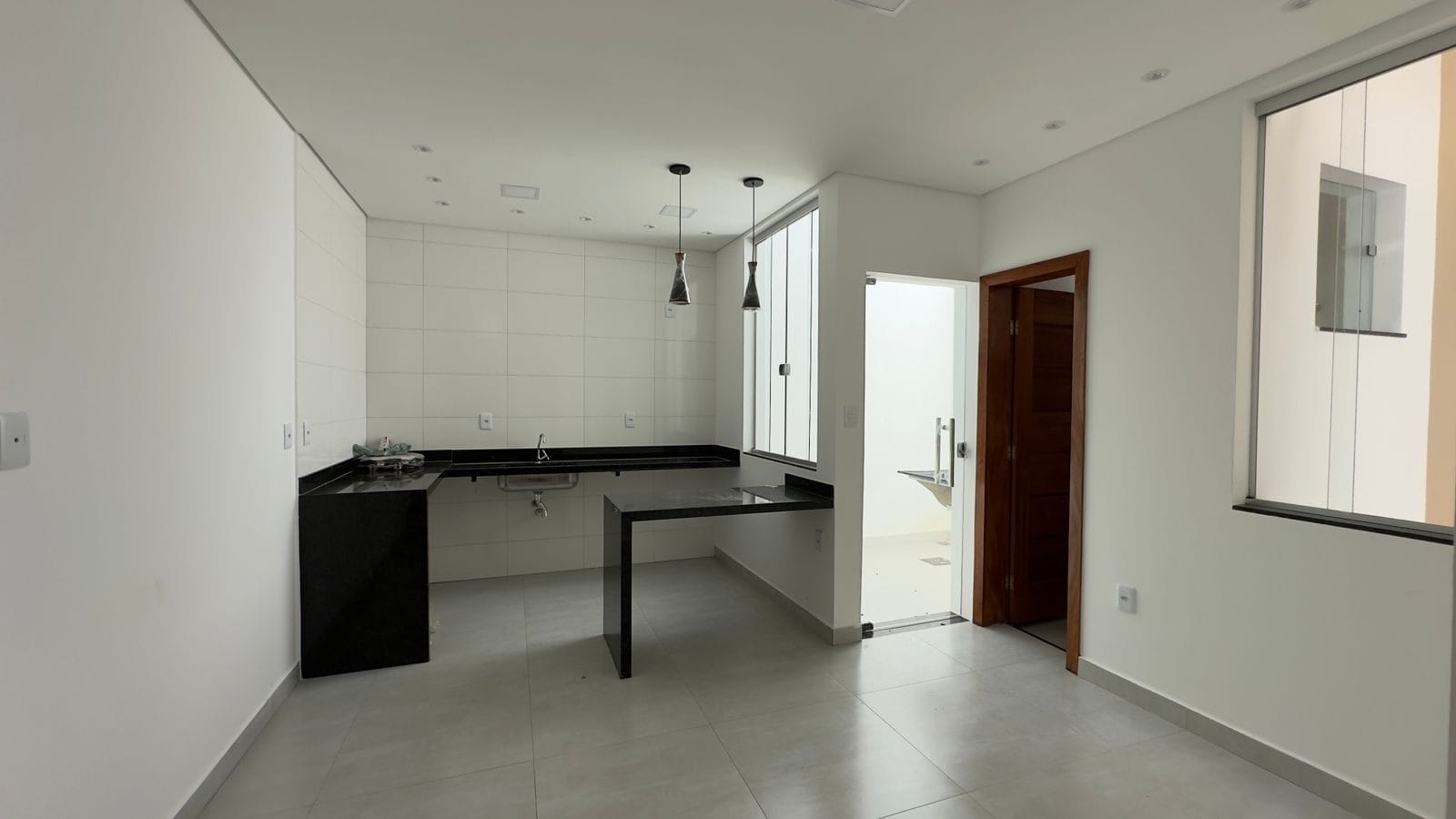 Duplex para locação, Santa Tereza, Araçuaí, MG
